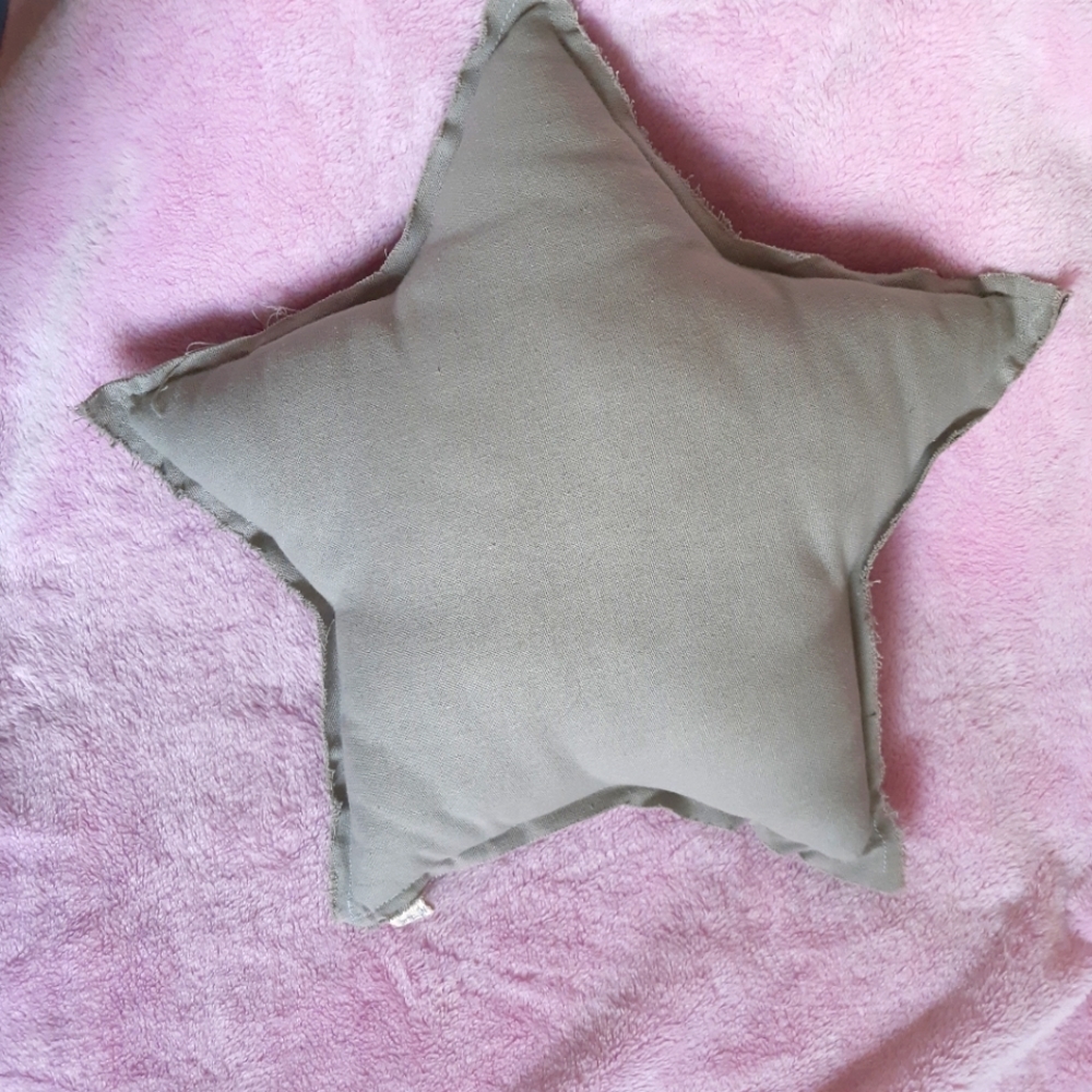 Super cute star shaped linen cushion